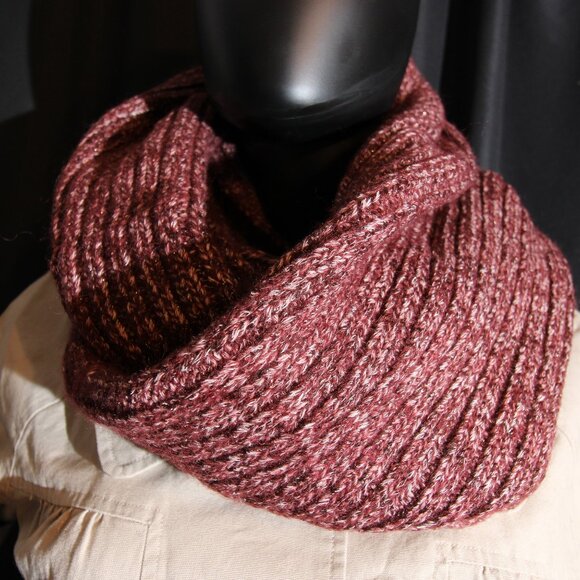 NWT Dillard Chunky Knit Infinity Scarf - Picture 2 of 8